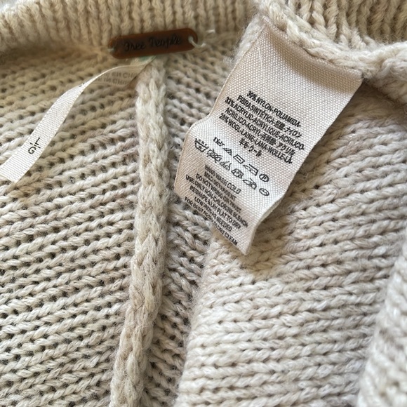 Free People sweater EUC - Picture 6 of 7